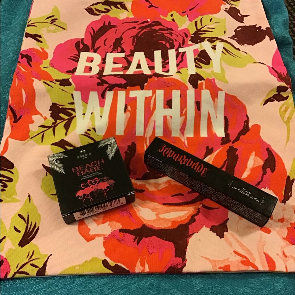 MAKE UP LOT 3 PC BAG BRONZER AND LIPSTICK ALL HEW SHAINA B DIVINIA ROSE NUDE